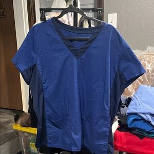 Lot of 6 surgical scrub tops with flaws XL